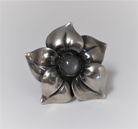 Georg Jensen. Sterling silver ring (925). Design Regitze Overgaard. Model 562B 
with gray moonstone. Ring size 52.