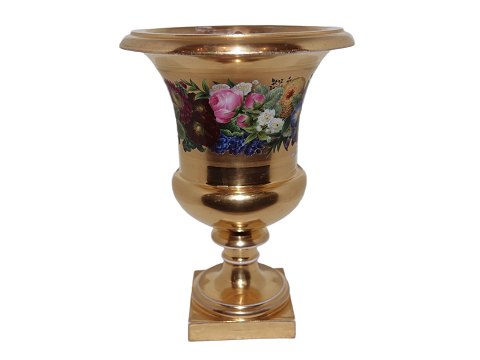 Royal Copenhagen
Amazing lidded gold vase by Klein from around 1850