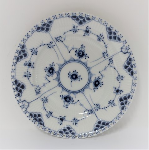 Royal Copenhagen. Blue Fluted Full Lace. Lunch plate. Model 1086. Diameter 19 
cm. (1 quality).