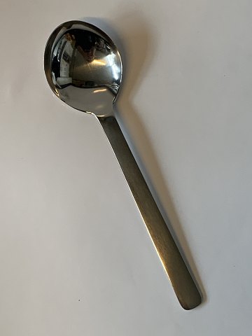 Lunch spoon #New York Stainless steel
#Georg Jensen
Length 17.4 cm