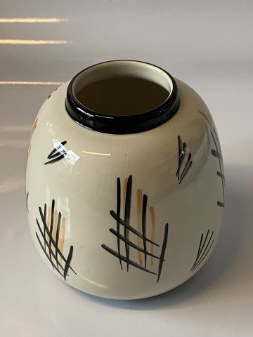 Vase Søholm Ceramics
Height 11 cm