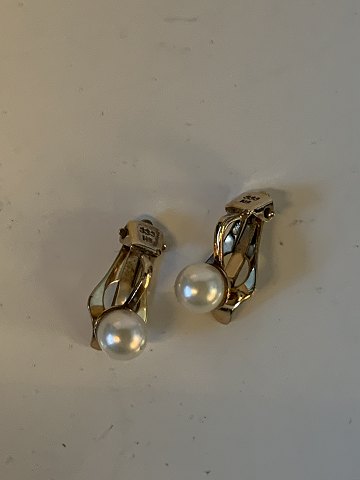 Ear clip in 8 karat gold
Stamped 585
Height 18.33 cm