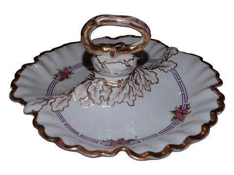 Bing & GrondahlDivided dish with flowers from 1853-1895