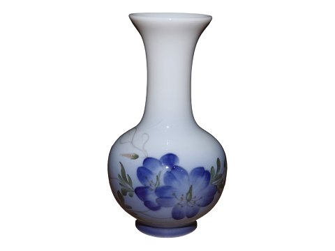 Royal Copenhagen
Small vase with blue flowers