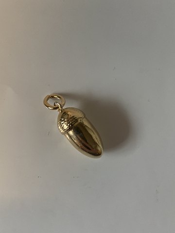Acorn in pendant #14 carat Gold
Stamped 585
Goldsmith: unknown
Height 16.58 mm