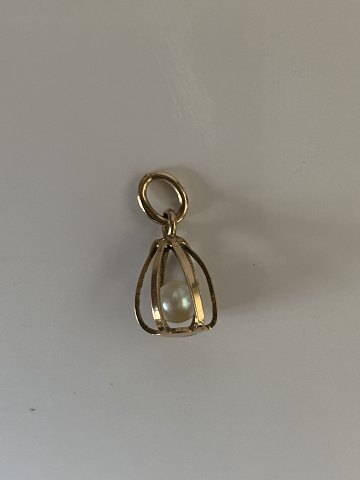 Charms/Pendants #14 carat Gold
Stamped 585
Goldsmith: unknown
Height 13.59 mm
Width 8.25 mm approx
Nice and well maintained condition
The item has been checked by a goldsmith
and does not exist physically
in our store, contact us for info or
dis