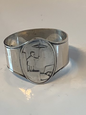 Ole closing eye Napkin ring Silver
Size 3.5 x ø 4.5 cm.
Stamped: 830S