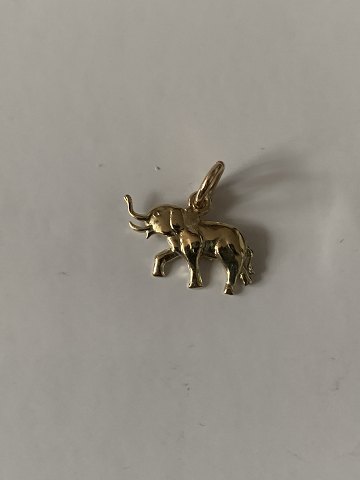 Elephant in 14 carat gold
Stamped 585
Measures H. approx. 10.00 x W. 18.00 mm
With the eel approx. 15.00 mm
