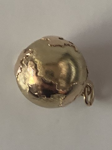 Globe pendant #14 karat Gold
Stamped 585
Height 20.26 mm
Width 16.40 mm