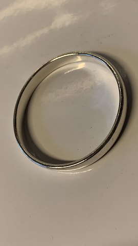 Bracelet in Silver
Stamped 830 p
Measures 63.68mm in dia