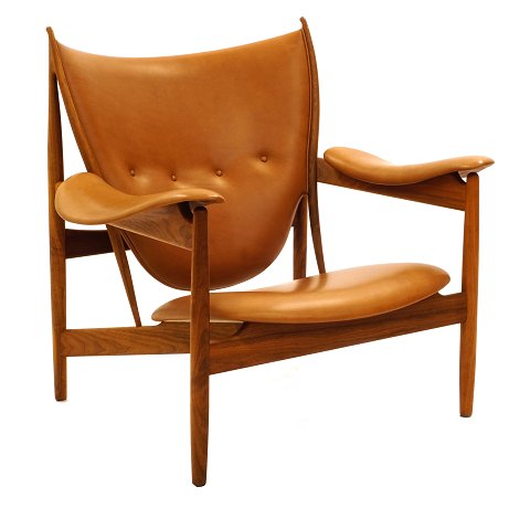 Finn Juhl FJ49 Chieftain Chair, walnut and 
leather. Designed 1949. Made by OneCollection. 
Very nice condition
