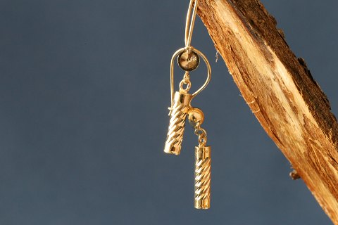Gold Earrings in 14 carat gold,
Length: 2.2 cm.