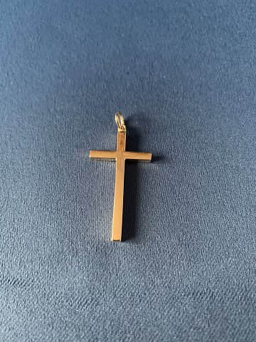 Beautiful classic gold cross in 14 carat gold, stamped 585, for chain.
