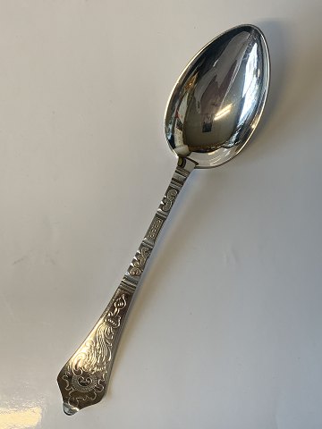 Antique Silver
Dinner spoon
Length 20.2 cm.