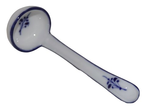 Blue Fluted Plain
Rare small spoon