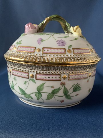 Flora Danica small terrine/sugar bowl, 1st assortment, cover No. 3582SOLD