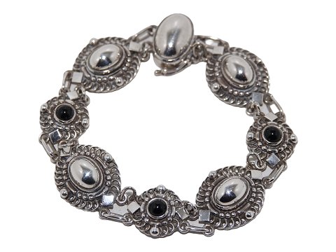 Georg Jensen silver
Bracelet with black onyx stones