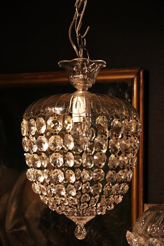 Gammel Prismekrone (Poseprisme) med glas overskærm og masser af klare diamant 
slebne glas prismer...