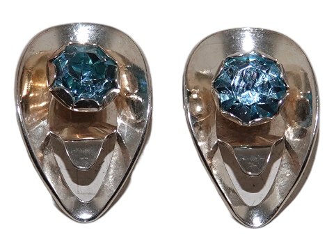 Herman Siersbøl Sterling silver
Ear clips with blue stones from 1970
