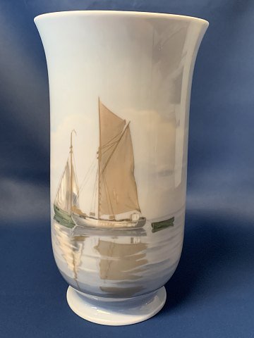 Vase From Bing and Grondahl
Deck no. 8784/504
