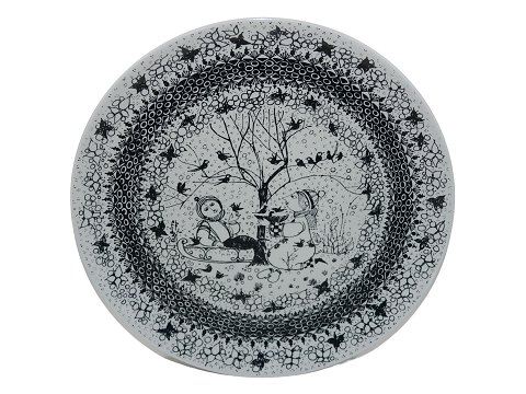 Bjorn Wiinblad art pottery
Black Winter plate 27 cm.