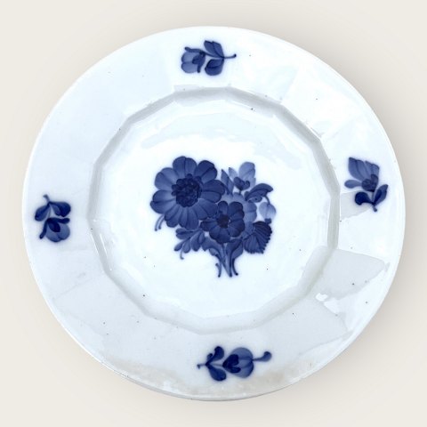 Royal Copenhagen
Blue flower
The angular
Cake plate
#10/ 8553
*DKK 75