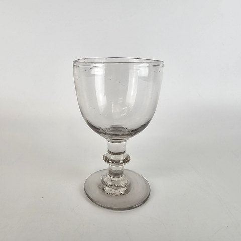 Text available in Danish language