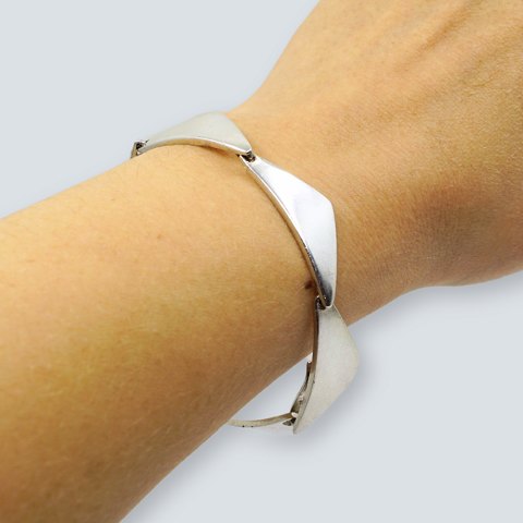 Georg Jensen; Peak bracelet of sterling silver