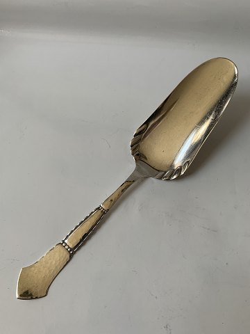 Kagespade Louise Sølv
Cohr Fredericia sølv
Længde 22,1 cm.