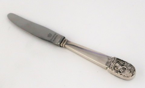 H. C. Andersen eventyrkniv / barnekniv. Sølvbestik. Den lille havfrue. Sølv 
(830). Længde 16,5 cm.