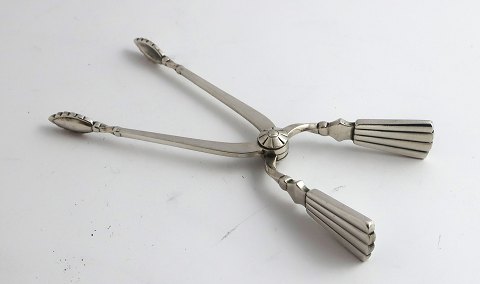 Georg Jensen. Bernadotte silver cutlery. Sterling (925). Sugar tongs. Length 
11.5 cm.
