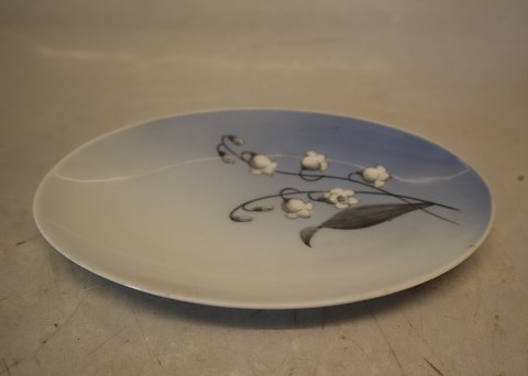 B&G 57-81 Oval Tray 14 cm  Convalla Convalla B&G porcelain : White/blue base, 
Lily-of-the-valley, form 643