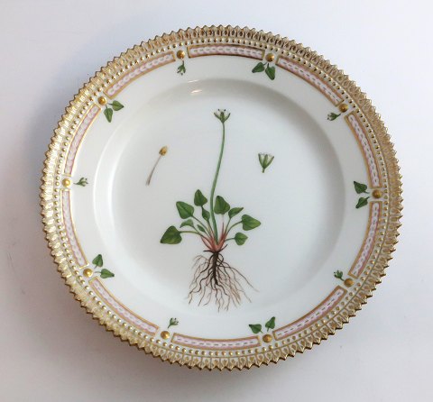 Royal Copenhagen, Flora Danica. Frokost tallerken. Design #3573. Diameter 19 cm. 
(1 sortering). Parnassia Kotzebue