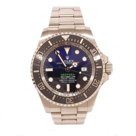 Rolex Sea-Dweller Deepsea ref. 126660 december 
2022. Fuldt sæt i meget flot stand. Box og 
certifikat medfølger samt købskvittering fra dansk 
AD. D: 44mm