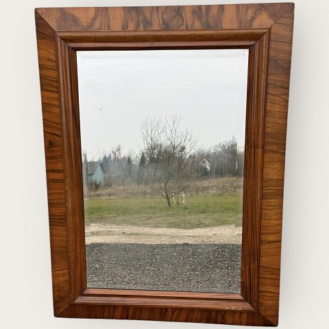 Faceted mirrorMahogany frameDKK 900