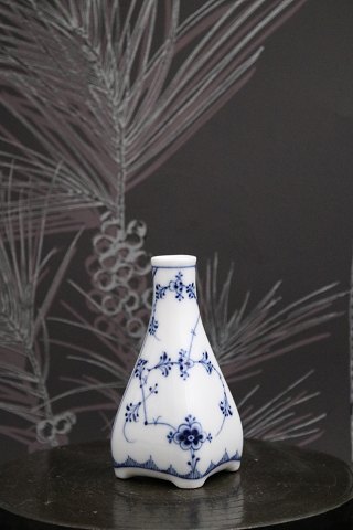 Sjælden Royal Copenhagen , Musselmalet Riflet vase.
RC#1/453. 1.sortering. 1898-1923...