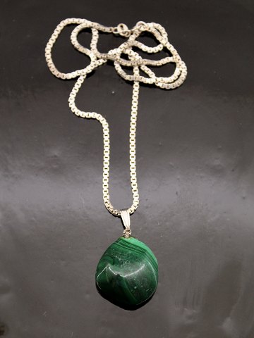 Neck jewellery