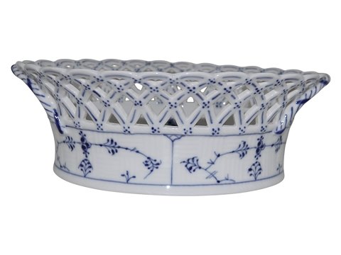 Blue Fluted Full Lace
Oblong fruit basket from 1898-1923