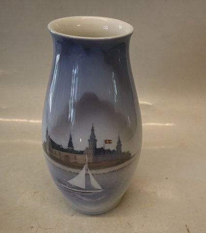 B&G 1302-6247 Vase med sejlskib ved Kronborg 21 cm Bing & Grøndahl