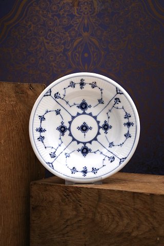 Rare, small deep plate in Blue Fluted, Plain with thick edge 
from Royal Copenhagen.
1/487...
