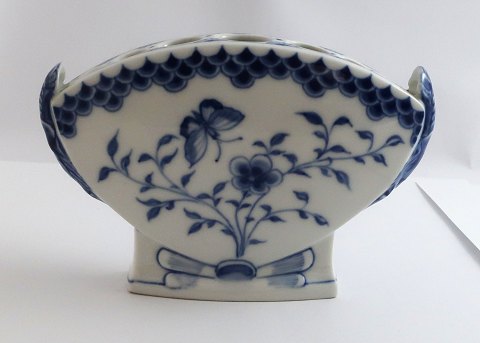 Bing & Grøndahl. Sommerfugl. Bouquetiere. Længde 16,5 cm. Højde 11 cm. (1 
sortering)