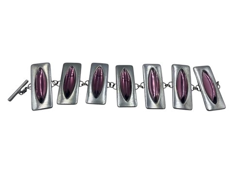 Jørgen Jensen PewterExtra wide bracelet with purple glass stone