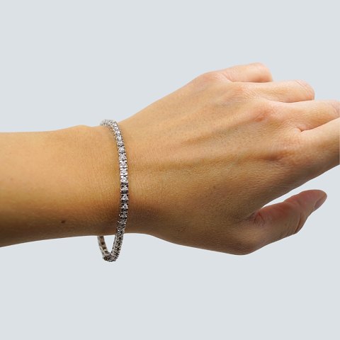 Tennisarmbånd i 18 kt. hvidguld med diamanter
