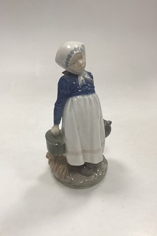 Royal Copenhagen Figur Pige med Frokost No. 815