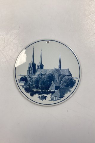 Royal Copenhagen Platte med Roskilde Domkilde No. 6/1665