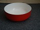 ARABIA - large Finnish enamel bowl á la Krenit. Nice in red / White. 
26 cm in dia. 5000 m2 showroom.