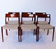 Sæt af 6 spisestuestole, model 77, i teak og lysegråt læder af N. O. Møller og 
J.L. Møller Møbelfabrik fra 1960erne.
5000m2 udstilling.