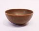 Brun keramik skål af Palshus, stemplet KAS og fra Julen 1968.
5000m2 udstilling.