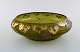 Legras, Frankrig. Stor skål i mundlæst kunstglas med bladværk i lilla og guld. 
Ca. 1920.
