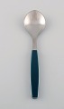 Henning Koppel for Georg Jensen. Strata teaspoon in stainless steel and green 
plastic. 1960 / 70s. 4 pcs in stock.

